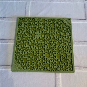 Sodapup Green Silicone Pet Puzzle Enrichment Mat